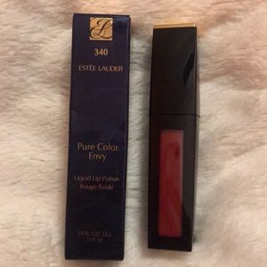 Estée Lauder liquid lip potion strange bloom